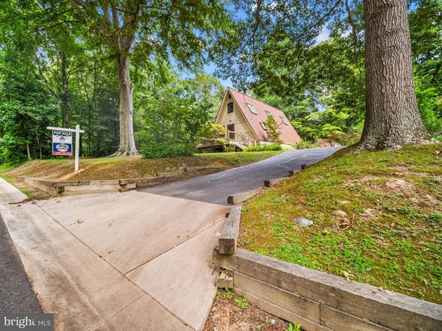 5882 CALVERT BLVD, St Leonard, MD 20685