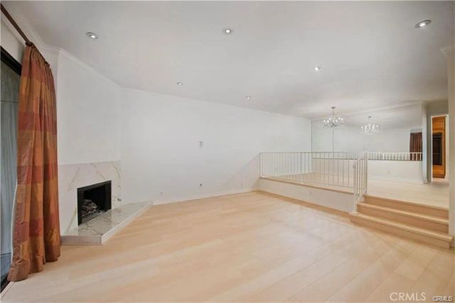 5711 Owensmouth Avenue 117, Woodland Hills, CA 91367