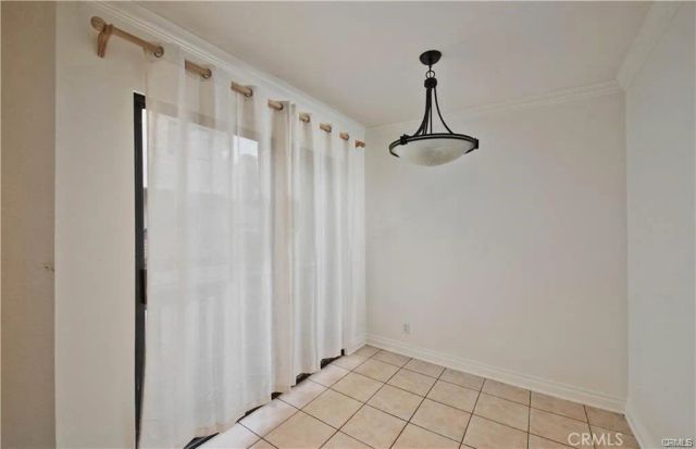 5711 Owensmouth Avenue 117, Woodland Hills, CA 91367