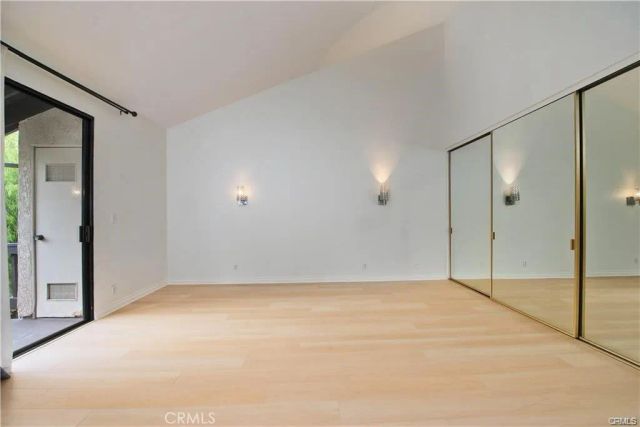 5711 Owensmouth Avenue 117, Woodland Hills, CA 91367