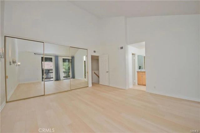 5711 Owensmouth Avenue 117, Woodland Hills, CA 91367