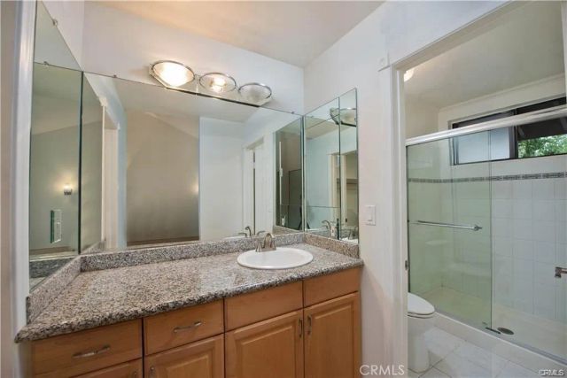 5711 Owensmouth Avenue 117, Woodland Hills, CA 91367