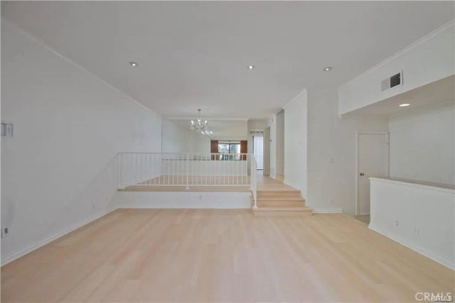 5711 Owensmouth Avenue 117, Woodland Hills, CA 91367