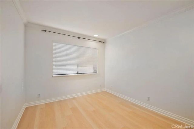 5711 Owensmouth Avenue 117, Woodland Hills, CA 91367