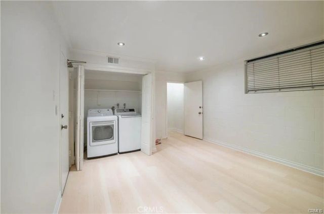 5711 Owensmouth Avenue 117, Woodland Hills, CA 91367