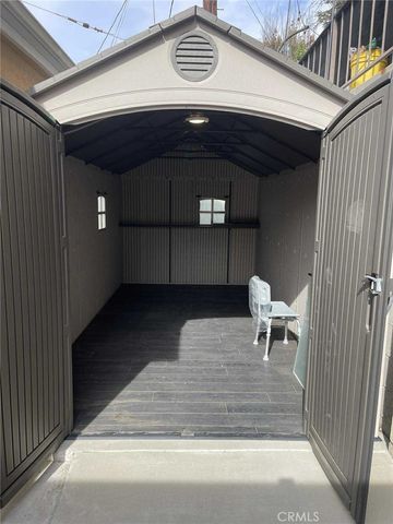 1367 E Windsor, Glendale, CA 91205