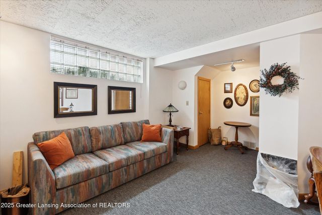 415 W Grand River Avenue, East Lansing, MI 48823