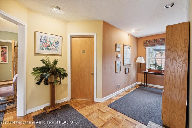 415 W Grand River Avenue, East Lansing, MI 48823