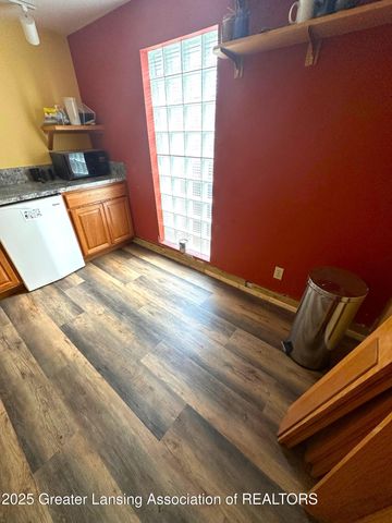 415 W Grand River Avenue, East Lansing, MI 48823