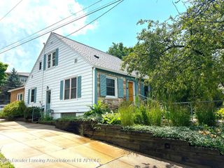 415 W Grand River Avenue, East Lansing, MI 48823