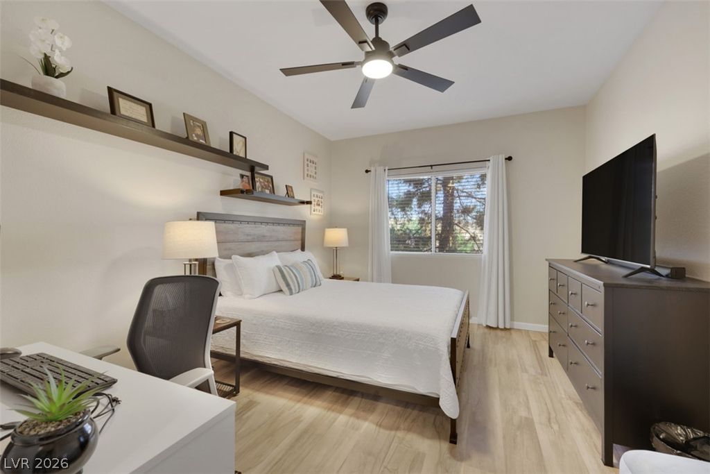 5650 East Sahara Avenue 2017, Las Vegas, NV 89142 — photo 3