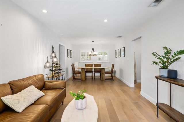 4303 S CAMERON AVENUE, Tampa, FL 33611