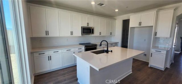 6305 Marion Mountain, Hesperia, CA 92345