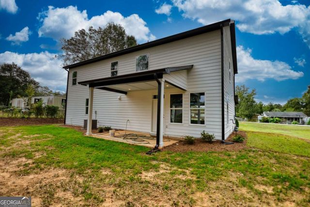 155 Skyland Drive E, Locust Grove, GA 30248