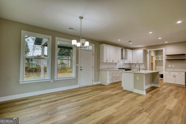 155 Skyland Drive E, Locust Grove, GA 30248