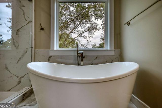 155 Skyland Drive E, Locust Grove, GA 30248