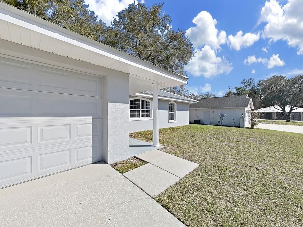 Image 4 of property listing at 9095 E CHINA GROVE LANE, Inverness, FL 34450