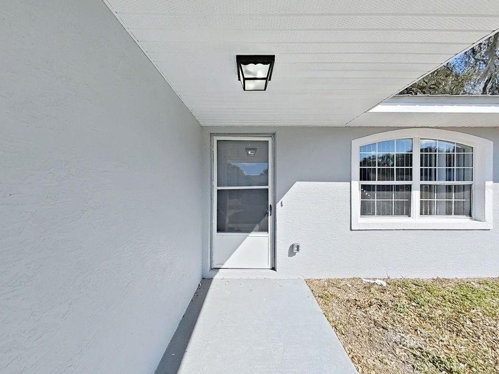 Image 5 of property listing at 9095 E CHINA GROVE LANE, Inverness, FL 34450