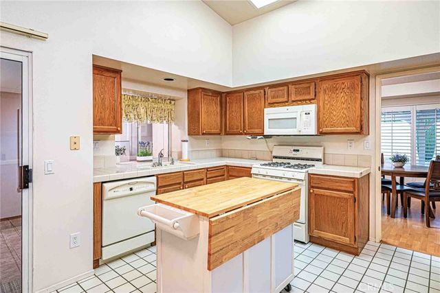 29386 Lake Forest, Sun City, CA 92586