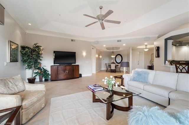 1845 Les Chateaux BLVD # 302, Naples, FL 34109