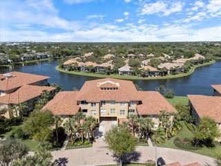 1845 Les Chateaux BLVD # 302, Naples, FL 34109