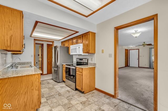 1281 E Holiday Lane 16, Brownsburg, IN 46112