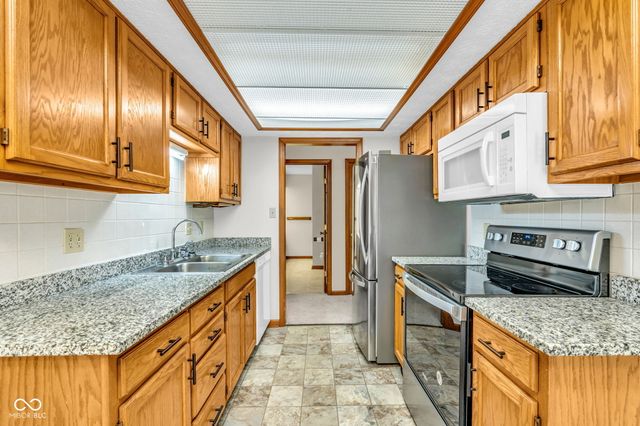 1281 E Holiday Lane 16, Brownsburg, IN 46112