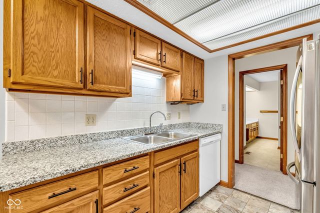 1281 E Holiday Lane 16, Brownsburg, IN 46112