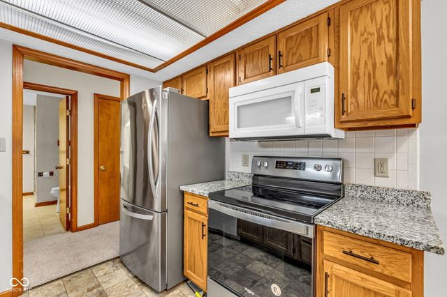 1281 E Holiday Lane 16, Brownsburg, IN 46112