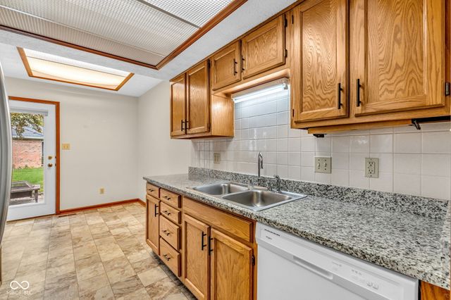 1281 E Holiday Lane 16, Brownsburg, IN 46112