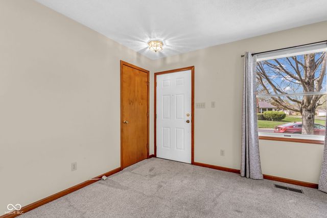 1281 E Holiday Lane 16, Brownsburg, IN 46112