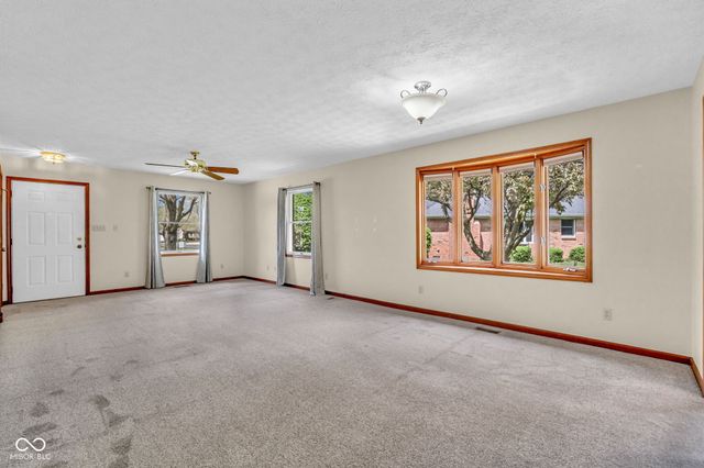 1281 E Holiday Lane 16, Brownsburg, IN 46112