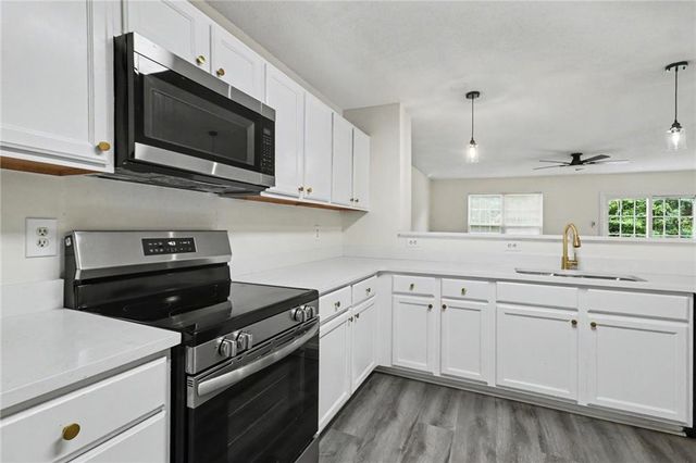 6865 Mountain Circle, Riverdale, GA 30274