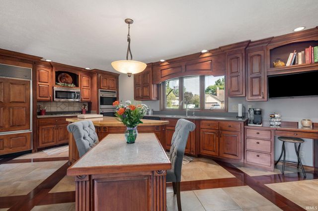 23590 Cedar Knoll Circle, Elkhart, IN 46516