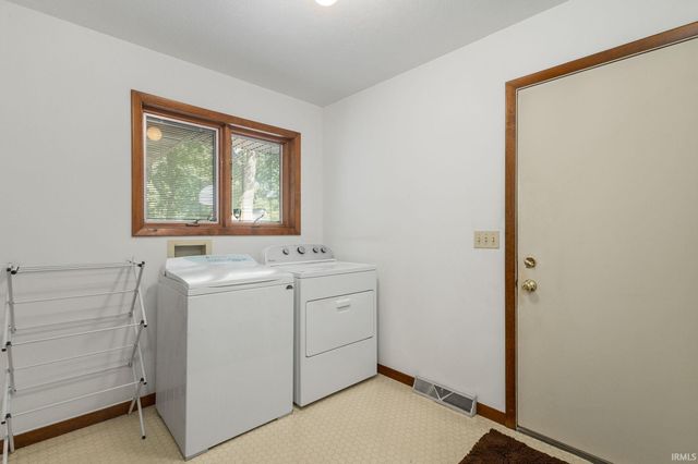 23590 Cedar Knoll Circle, Elkhart, IN 46516