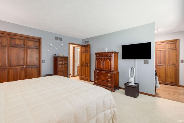 23590 Cedar Knoll Circle, Elkhart, IN 46516