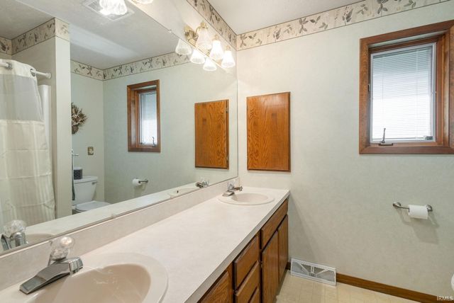 23590 Cedar Knoll Circle, Elkhart, IN 46516