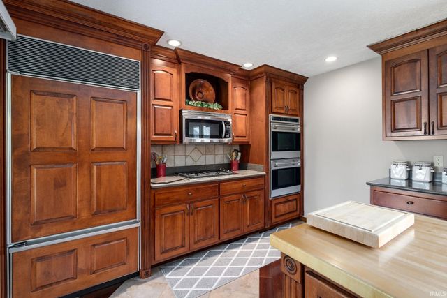 23590 Cedar Knoll Circle, Elkhart, IN 46516