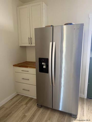 716 RUSSELL AVE, Cheyenne, WY 82007