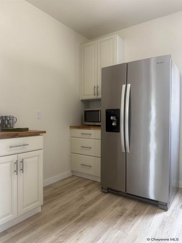 716 RUSSELL AVE, Cheyenne, WY 82007