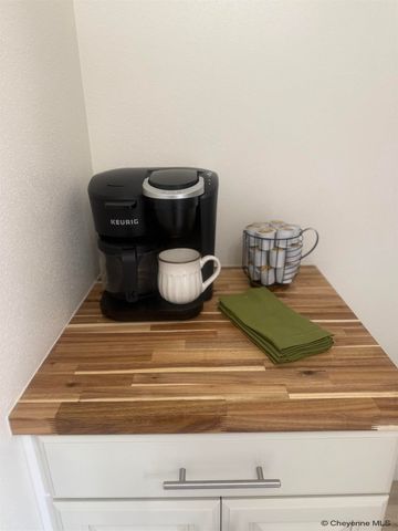 716 RUSSELL AVE, Cheyenne, WY 82007