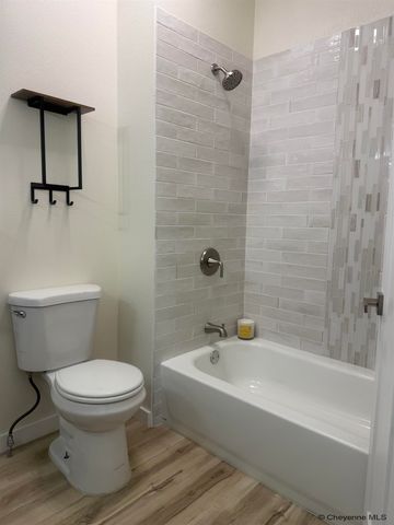 716 RUSSELL AVE, Cheyenne, WY 82007