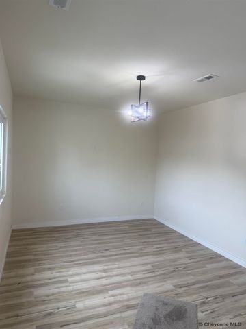 716 RUSSELL AVE, Cheyenne, WY 82007