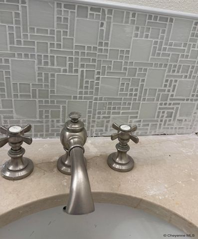 716 RUSSELL AVE, Cheyenne, WY 82007