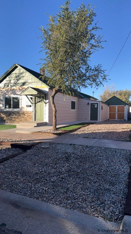716 RUSSELL AVE, Cheyenne, WY 82007