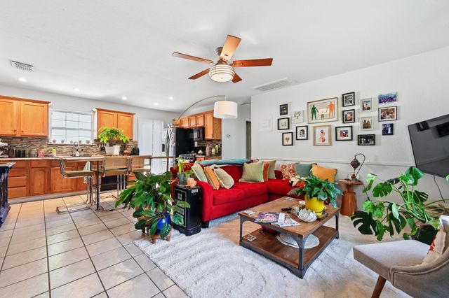 4910 Suburban DR, Austin, TX 78745
