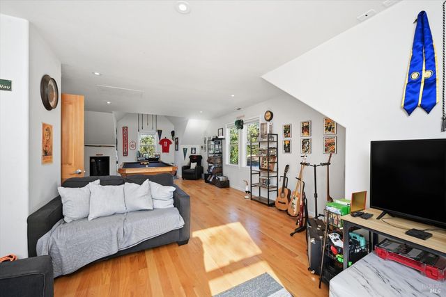 21264 Santa Clara Rd, Middletown, CA 95461