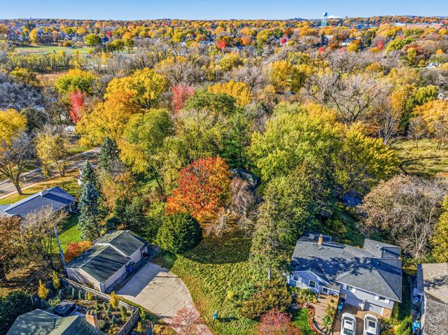 4023 Wood End Drive, Edina, MN 55424