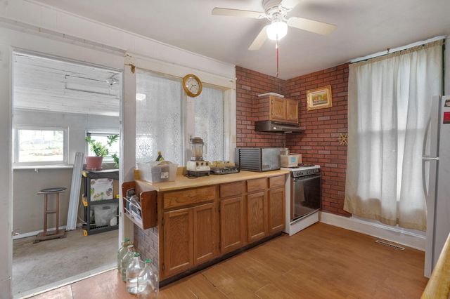1210 W Atlantic Street, Springfield, MO 65803