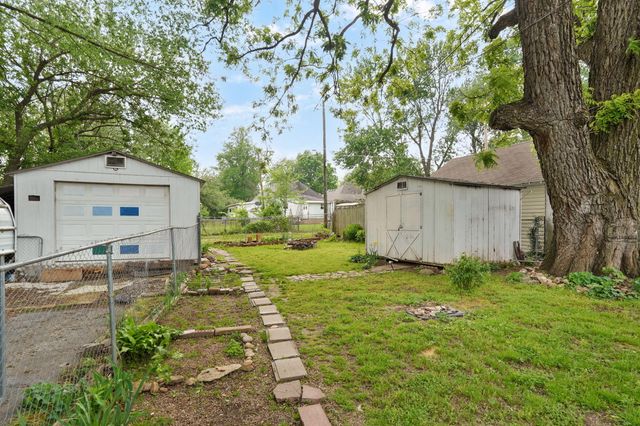 1210 W Atlantic Street, Springfield, MO 65803